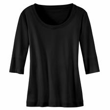 zwart Zwart Wolff-shirt zonder model op een neutrale achtergrond.