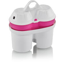 Waterfilter met twee compartimenten, kunststof materiaal op een witte achtergrond.