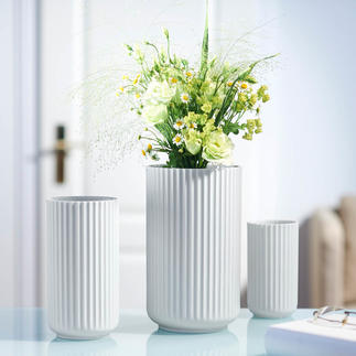 Lyngby vaas van porselein Deens design-icoon van fijn porselein – met opvallende, met de hand gevormde ribbelstructuur.