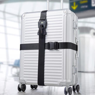 Zilveren koffer met zwart premium bagagestraps set 3-in-1 op een luchthaven.