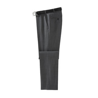 Grijs geruite broek hangt op een witte achtergrond.