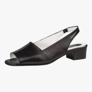 Zwarte Mario Arpili sandalette in maat 36 met een gematigde houten hak.
