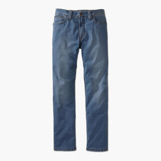 Blauwe zomerjeans met rechte snit op een witte achtergrond.