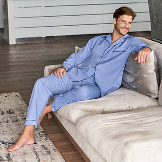Ambassador gentleman-pyjama Een must-have in elke goed verzorgde garderobe – gevonden bij Ambassador since 1867, Kopenhagen.