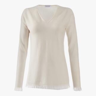Witte fringed trui met V-hals.
