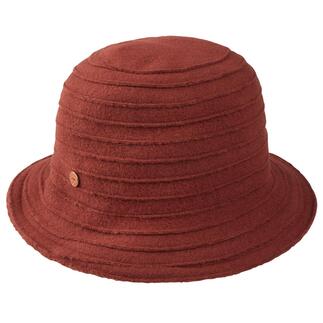 Mayser wollen hoed met biezen Comfortabel elastisch. Kan gerust gekreukt worden en is toch zo elegant als een chique wollen hoed.