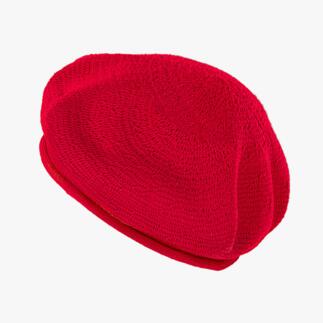 Rode katoenen baret in zijaanzicht