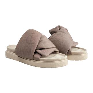 Inuikii slippers met strik Chiquer dan de vele trendy slippers in de look van gezondheidsschoenen, maar net zo comfortabel.