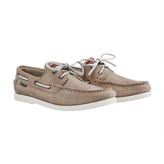Beige Snipe® leren bootsschoenen met klassiek ontwerp en vetersluiting.