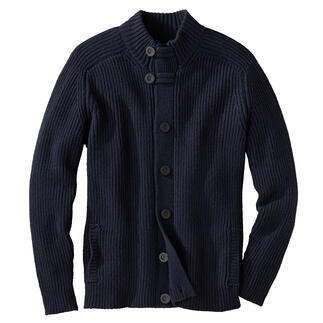 Donkerblauwe Fisherman Raglan vest met knopen en twee zakken.