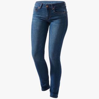 Vooraanzicht van een vrouw in Liu Jo Slim Fit jeans, in lichte denim