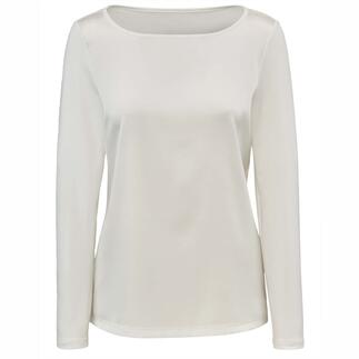 Crèmekleurige zijden jersey blouse met ronde hals en lange mouwen aan de voorkant.
