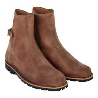 Twee bruine Labuta Workwear-boots naast elkaar.