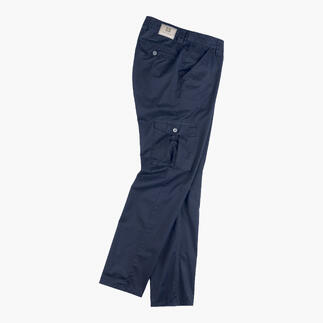 Cargo-broek in donkerblauw met meerdere zakken.