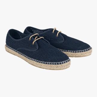Donkerblauwe mesh-zomerschoen met jute zool, zijaanzicht.