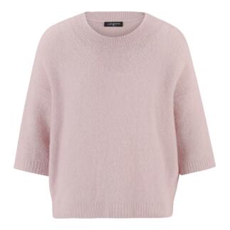 Een zachte, roze, kortärmige trui van Junghans, minimalistisch ontwerp.