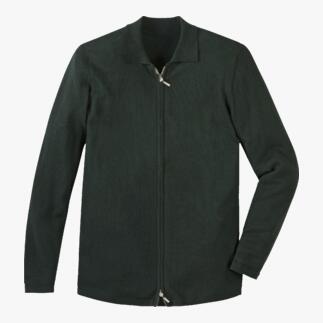 Groene polo-cardigan met rits op een witte achtergrond.