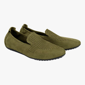 arche zomerloafers in olijf groen, paarzicht met geperforeerd ontwerp