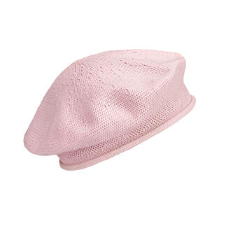 Roze katoenen baret met netstructuur.