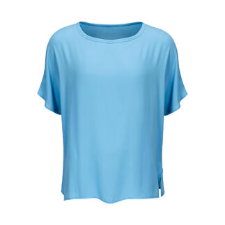 Vooraanzicht van een blauwe T-shirt-blouse van Janice & Jo, maat 34.