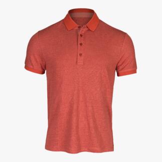 Terracotta-kleurige linnen polo, eenvoudig en stijlvol.