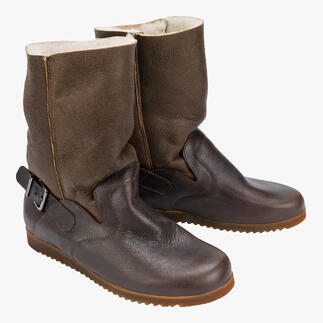 Bruine soft bikerboots met een zijgesp en een zachte voering.