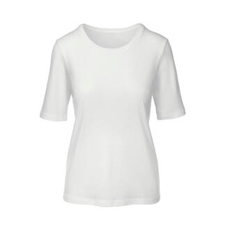 Wit Tencel™-T-shirt met korte mouwen en ronde hals op een model.