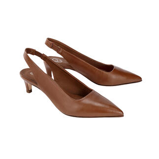 Cognackleurige slingpumps in maat 36 met hak.