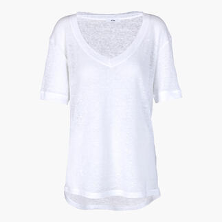 Witte luxe linnen shirt met V-hals op een witte achtergrond.
