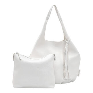 Witte soft-shopper met een extra klein tasje, op een witte achtergrond.