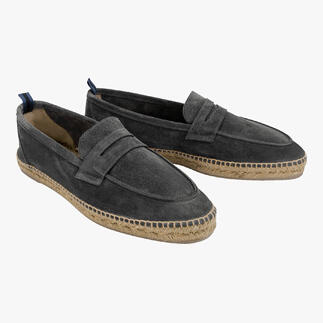 Twee grijze zomer moccasins met gevlochten zool