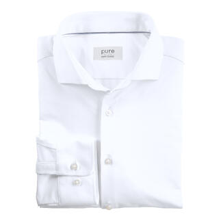 Wit shirt in maat 38 met lange mouwen en klassieke knopen.