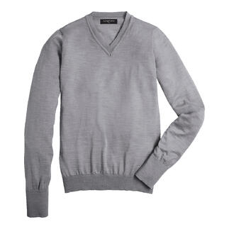 Grijze v-pullover voor heren, op een witte achtergrond.