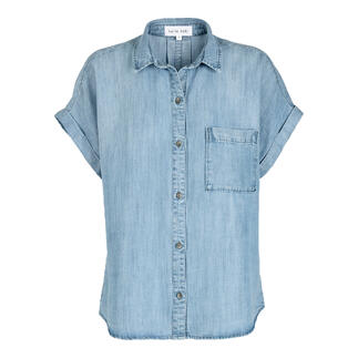 Korte mouwen soft denim blouse van Bella Dahl in lichte denim, maat 34.
