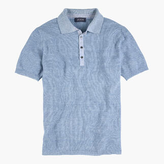 Donkerblauwe gebreide polo met korte knoopsluiting.