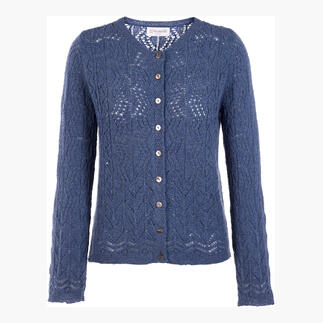 Paarse Eribe Lace-Stitch cardigan met knopen van voren gefotografeerd.