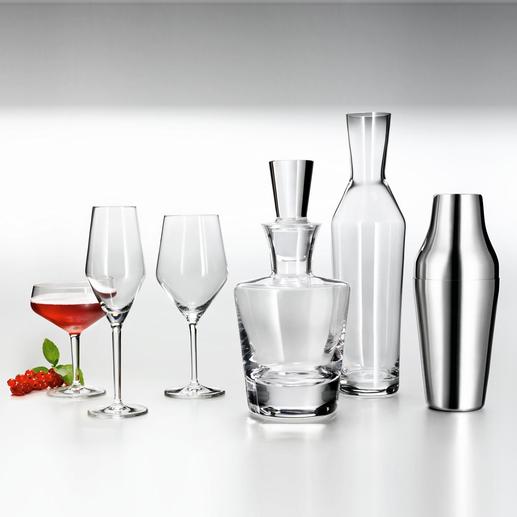 Cocktailglas, champagneglas, allround-wijnglas, whiskykaraf, waterkaraf en shaker. Cocktailglas, champagneglas, allround-wijnglas, whiskykaraf, waterkaraf en shaker.