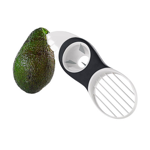 In een handomdraai halveert, ontpit en snijdt u de avocado met speels gemak.