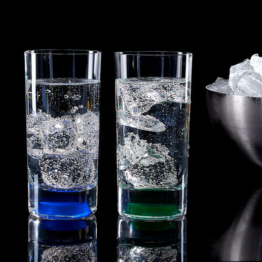 Eenvoudig aanraken is voldoende om uw drankjes op indrukwekkende wijze met leds te verlichten. Eenvoudig aanraken is voldoende om uw drankjes op indrukwekkende wijze met leds te verlichten.