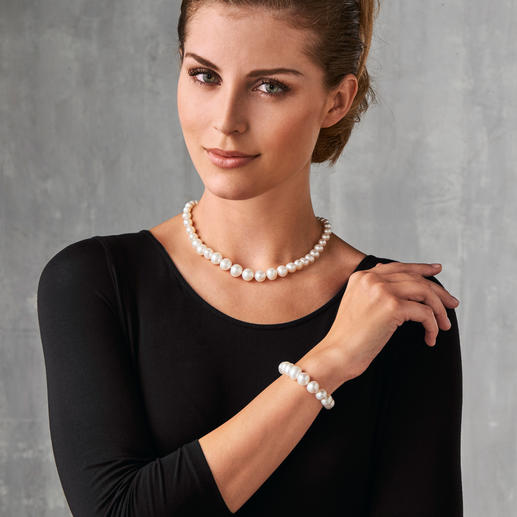 1-rijig collier + armband. 1-rijig collier + armband.