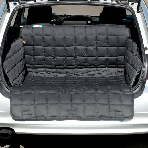 Naar keuze als deken voor de kof­fer­bak met geïntegreerde stoot­bescherming voor de stangen van de auto.