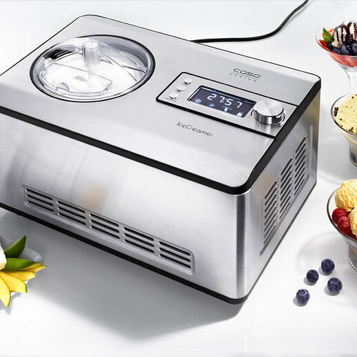 2-l-compressor-ijsmachine IceCreamer op een oppervlak met verschillende ijscreaties.