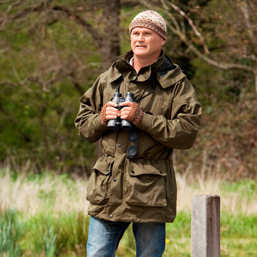Simon King – Britse natuurkenner (*1962), natuurfilmer, fotograaf en presentator. Is in 2009 bekroond met de ‚Order of the British Empire‘ voor zijn verdiensten op het gebied van natuurbescherming. Simon King – Britse natuurkenner (*1962), natuurfilmer, fotograaf en presentator. Is in 2009 bekroond met de ‚Order of the British Empire‘ voor zijn verdiensten op het gebied van natuurbescherming.