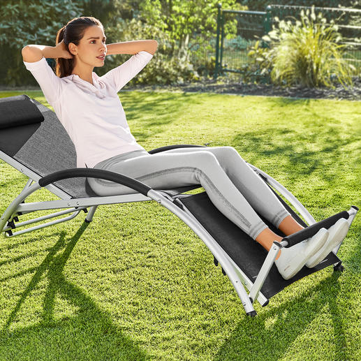 Multifunctionele 2-in-1-ligstoel Met deze geniale, veelzijdige stoel kunt u zowel heerlijk ontspannen als uw buikspieren trainen.