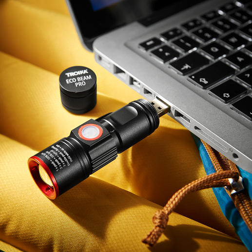 Eenvoudig met behulp van de geïntegreerde USB-stekker op te laden. Eenvoudig met behulp van de geïntegreerde USB-stekker op te laden.