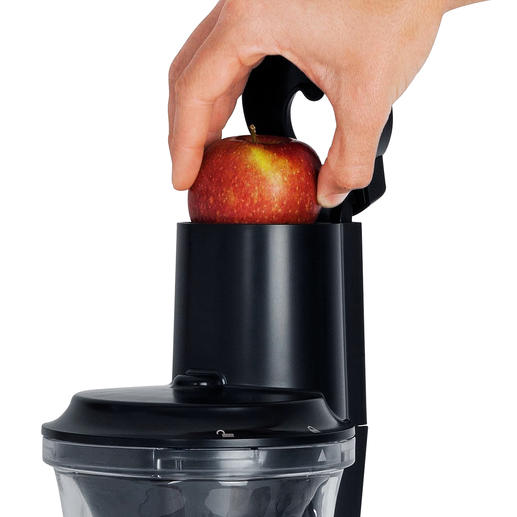 Fruit schillen en in stukken snijden is niet nodig: in de XXL-vulschacht passen zelfs hele vruchten. Fruit schillen en in stukken snijden is niet nodig: in de XXL-vulschacht passen zelfs hele vruchten.