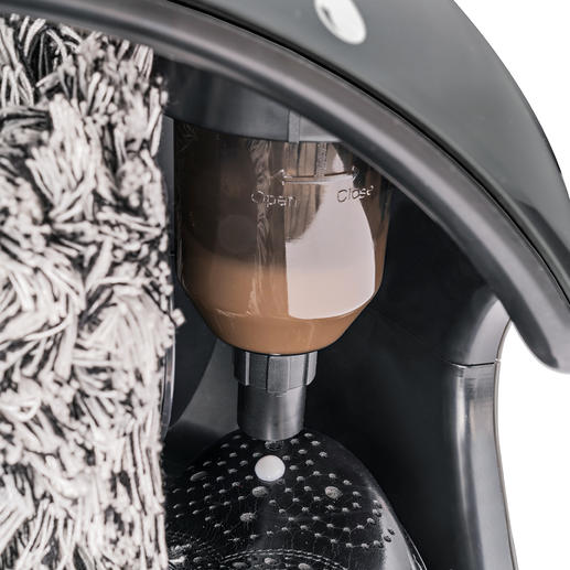 Met ingebouwde schoensmeer-dispenser voor extra verzorging en glans. Met ingebouwde schoensmeer-dispenser voor extra verzorging en glans.