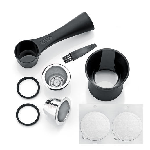 De 8-delige set bevat 2 edelstalen cups, koffiemaatlepel met stamper, 80 aromastickers, 2 extra afsluitringen en een schoonmaakborsteltje. De 8-delige set bevat 2 edelstalen cups, koffiemaatlepel met stamper, 80 aromastickers, 2 extra afsluitringen en een schoonmaakborsteltje.