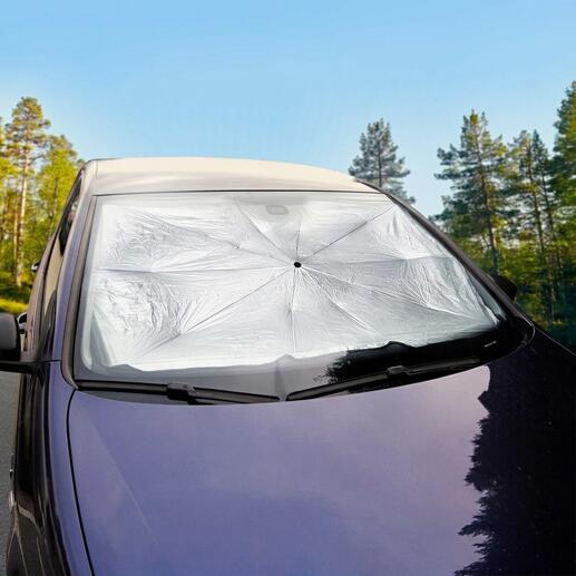 Zonnescherm voor auto op de voorruit van een voertuig