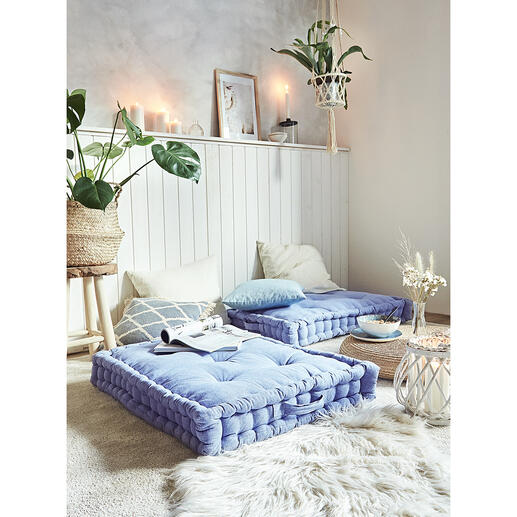 XXL-vloerkussen Net zo ‘hygge’ als bij de Denen: royaal vloerkussen in relaxte loungestijl. Perfect als zitplaats, om comfortabel op te ontspannen en uit te rusten.